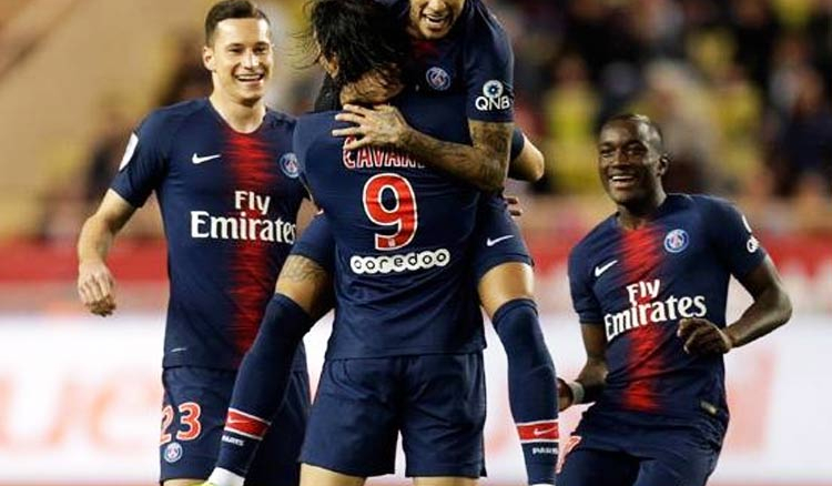 Cavani Scores HattrickIn PSG Victory