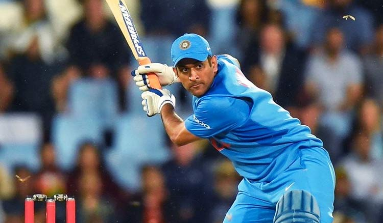 Dhoni back to T-20 international team