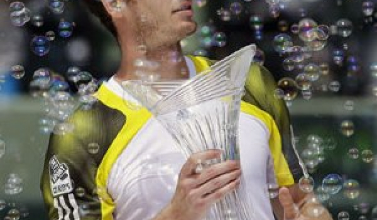 Andy Murray outwitted David Ferrer to claim the Miami Masters title