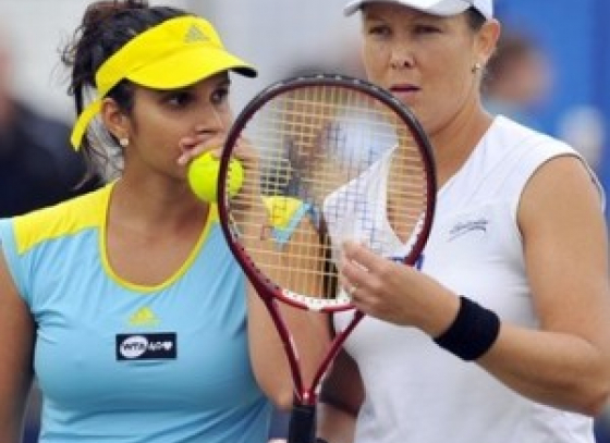 Sania Mirza and Liezel Huber hammered Darija Jurak and Heather Watson in the WTA Aegon International