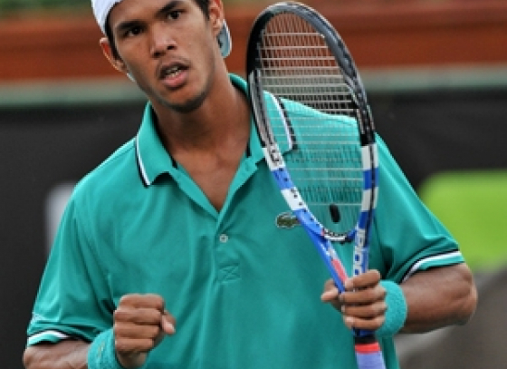 Somdev Devvarman cleared the first snag to crash into the 2nd round of the US Open 2013