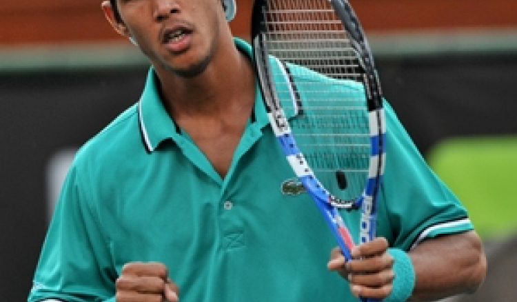 Somdev Devvarman cleared the first snag to crash into the 2nd round of the US Open 2013