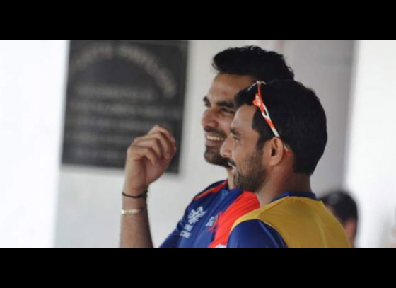 Daredevils' Zaheer, Shami nursing injuries