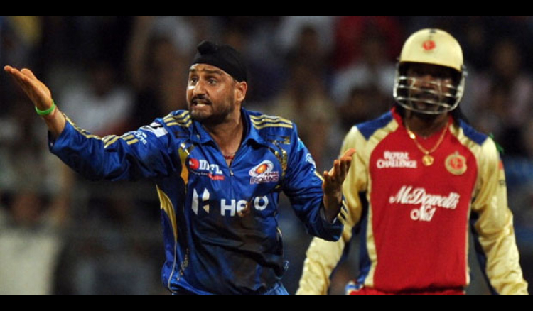 Glad we picked early wickets, hope we can continue doing that: Harbhajan