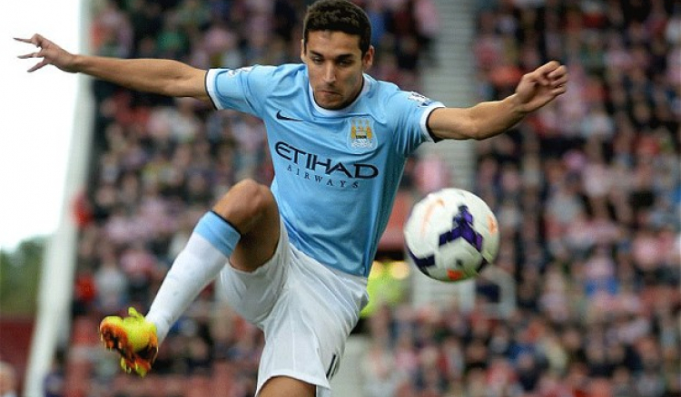 Midfielder Navas calls on City to improve away performance